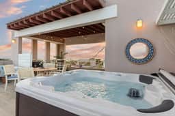 Tropical Sunset Penthouse • Rooftop & Hot Tub - Image 5