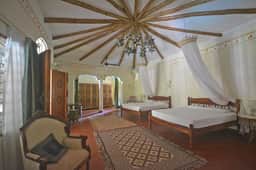 Malindi Coastal Luxury Retreat - Huge Private Pool - Image 3