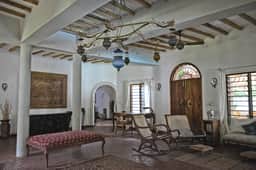 Malindi Coastal Luxury Retreat - Huge Private Pool - Image 5