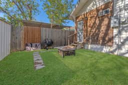 The Farmhouse - Family Friendly Downtown Cottage - Image 5