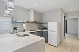 Zaturn Beach House - Image 5