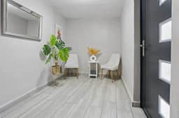 Zaturn Beach House - Image 2