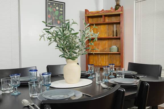 Charming Dreamy Home Close to Downtown SA