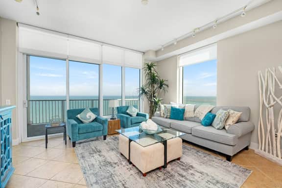 Beachfront Beauty with Amazing Views & Resort Pool - Image 2