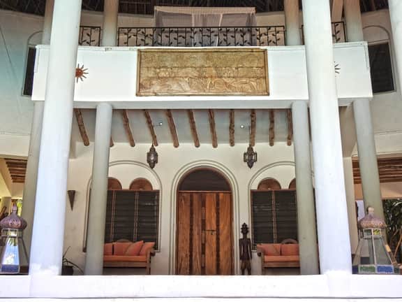 Malindi Coastal Luxury Retreat - Huge Private Pool - Image 2