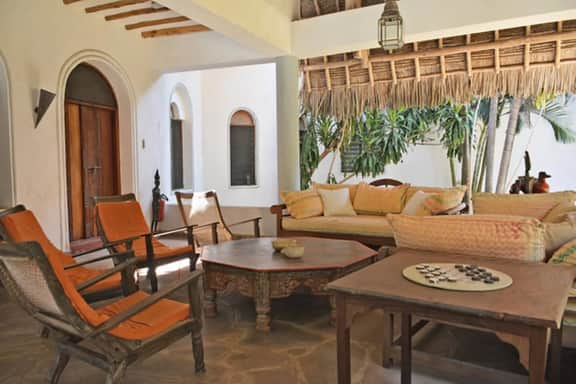 Malindi Coastal Luxury Retreat - Huge Private Pool - Image 4