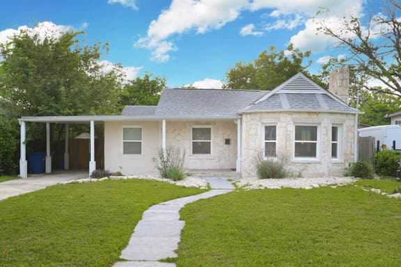 The Marbled Speakeasy - San Antonio Luxury Home by the Alamo