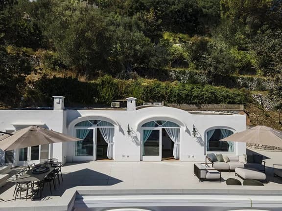 Breathtaking Views of all Capri–Villa Le Gradelle